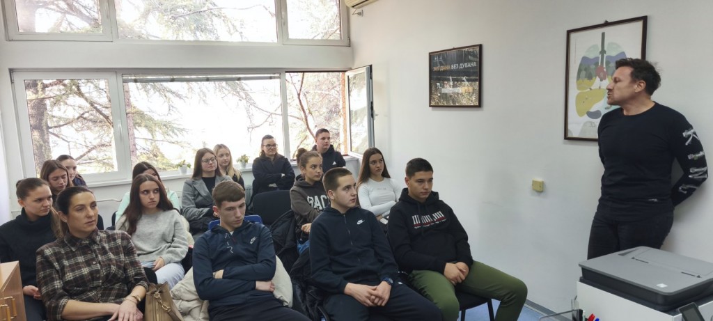 IMG-dc4e46472835f40bd44f813e0325ad9f-V